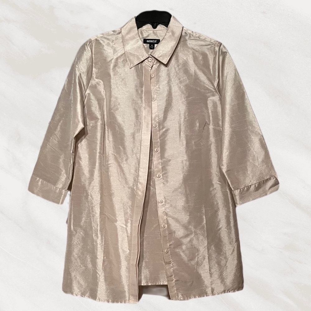 Metro Style Pale Gold Metallic Blouse. Excellent Condition.